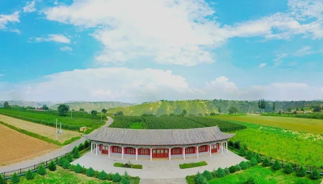 慶陽(yáng)市推出“慶百年學(xué)黨史·到南梁銘初心” 紅色旅游精品線路，邀你來(lái)打卡！