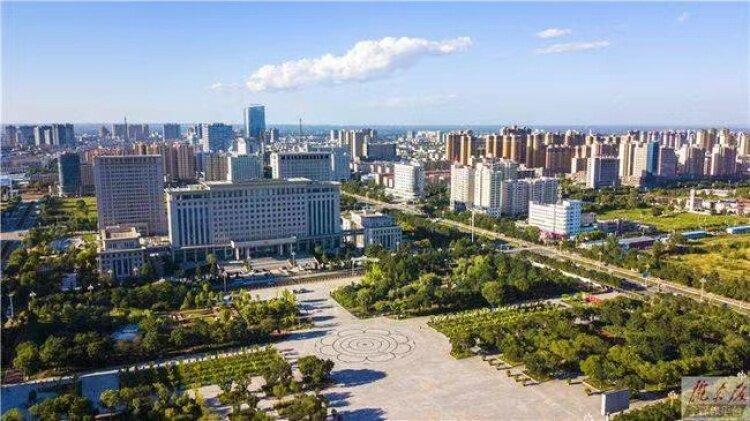 2022年，我市環(huán)境空氣優(yōu)良天數(shù)達(dá)297天。隴東報全媒體記者 俄少飛 攝