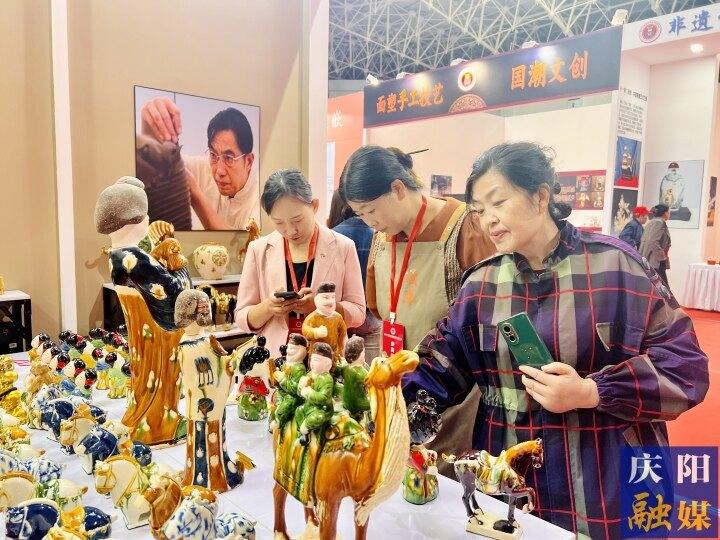 香包牽線聚人氣！第十八屆慶陽香包民俗文化節(jié)旅游綜合收入6100萬元