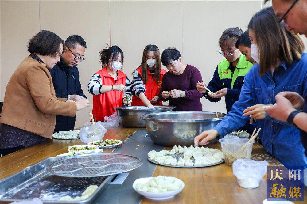 【攝影報(bào)道】冬至大如年，人間小團(tuán)圓！西峰區(qū)寧縣西路社區(qū)熱氣騰騰過(guò)冬至