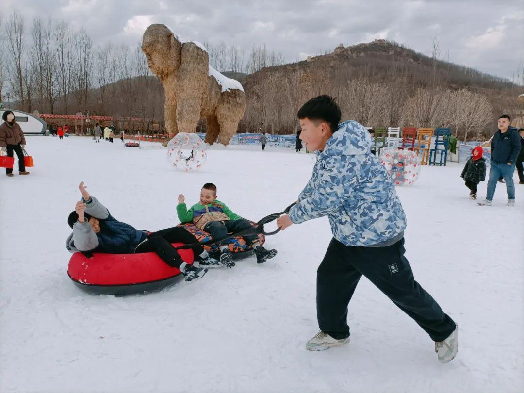 慶陽冰雪嘉年華助推元旦假期旅游市場(chǎng)“熱起來”