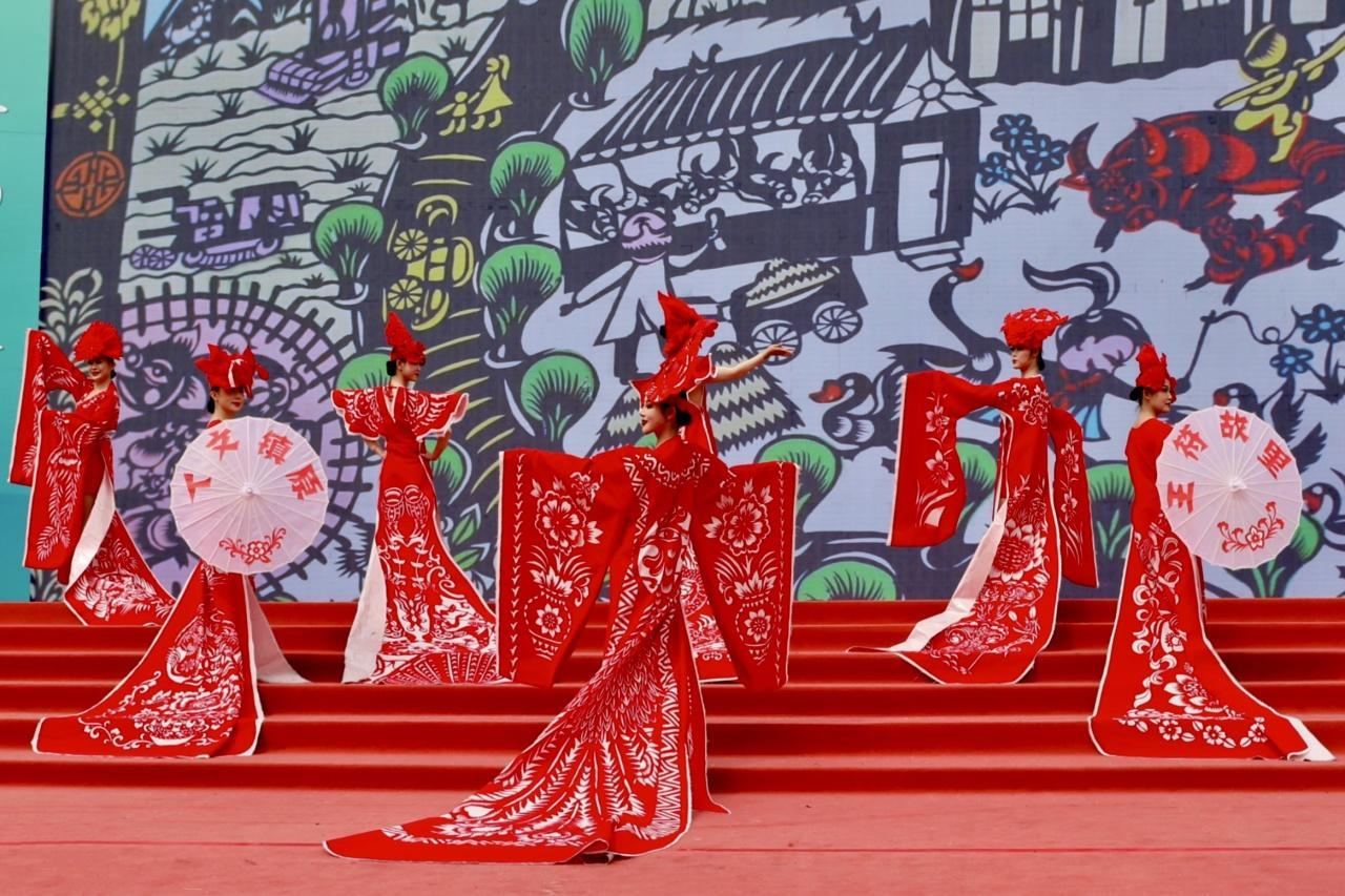 【攝影報(bào)道】慶陽(yáng)非遺文化節(jié)目精彩亮相龍城，助興甘肅文旅演藝天水惠民演出季
