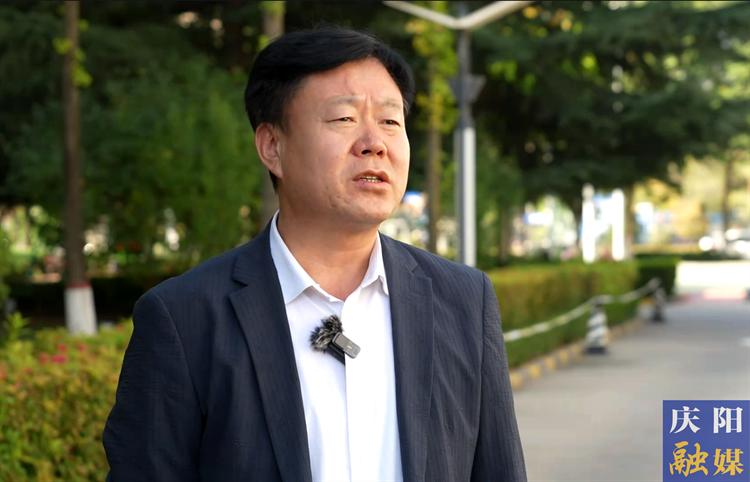 全力挖掘拓展數(shù)字資源 推動(dòng)招商選資晉位爭(zhēng)先 ——訪慶陽(yáng)市機(jī)關(guān)事務(wù)管理局黨組書記、局長(zhǎng)張曉龍