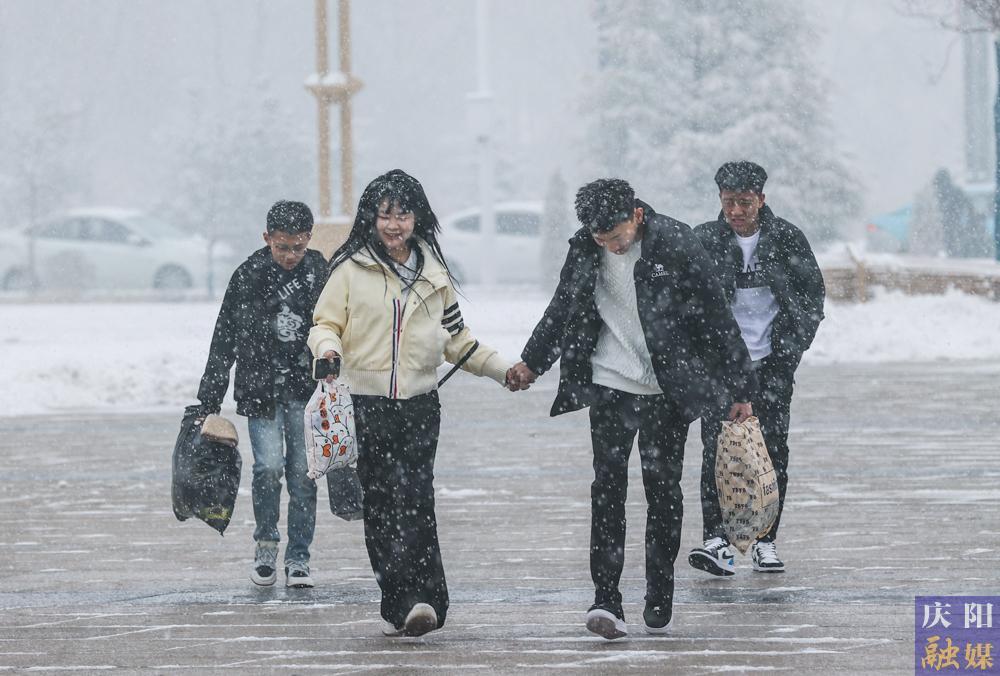 【攝影專題】風雪兼程，回家過年！
