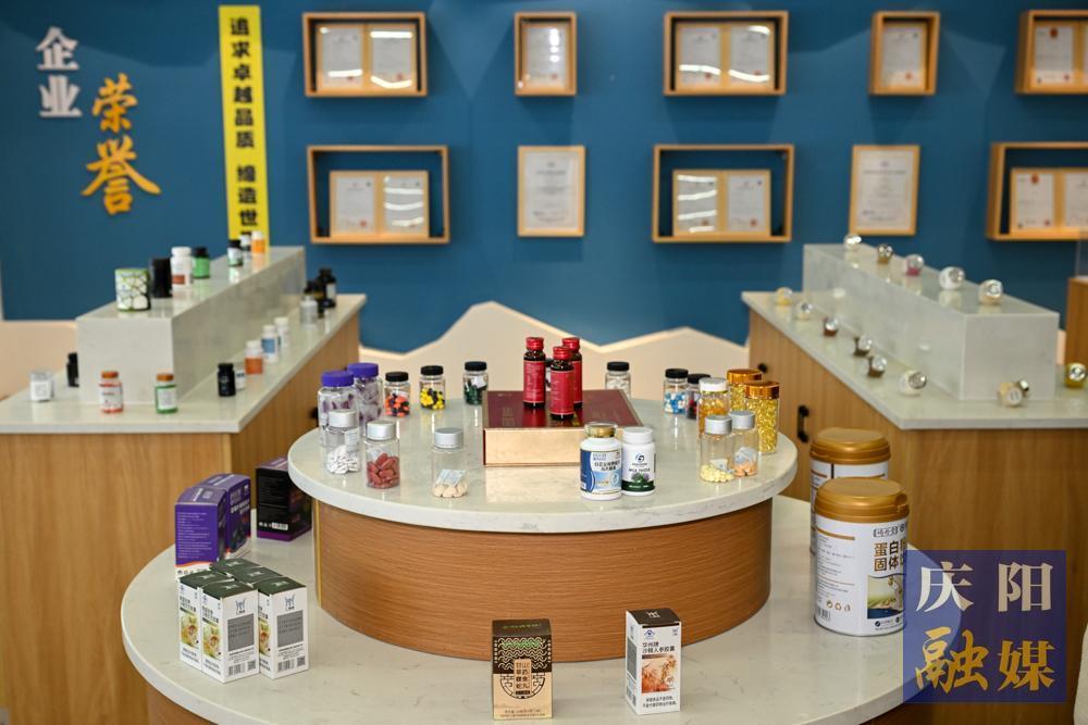 【攝影報(bào)道】寧縣蘋果產(chǎn)業(yè)鏈穩(wěn)步發(fā)展  多元化產(chǎn)品走向國(guó)際市場(chǎng)
