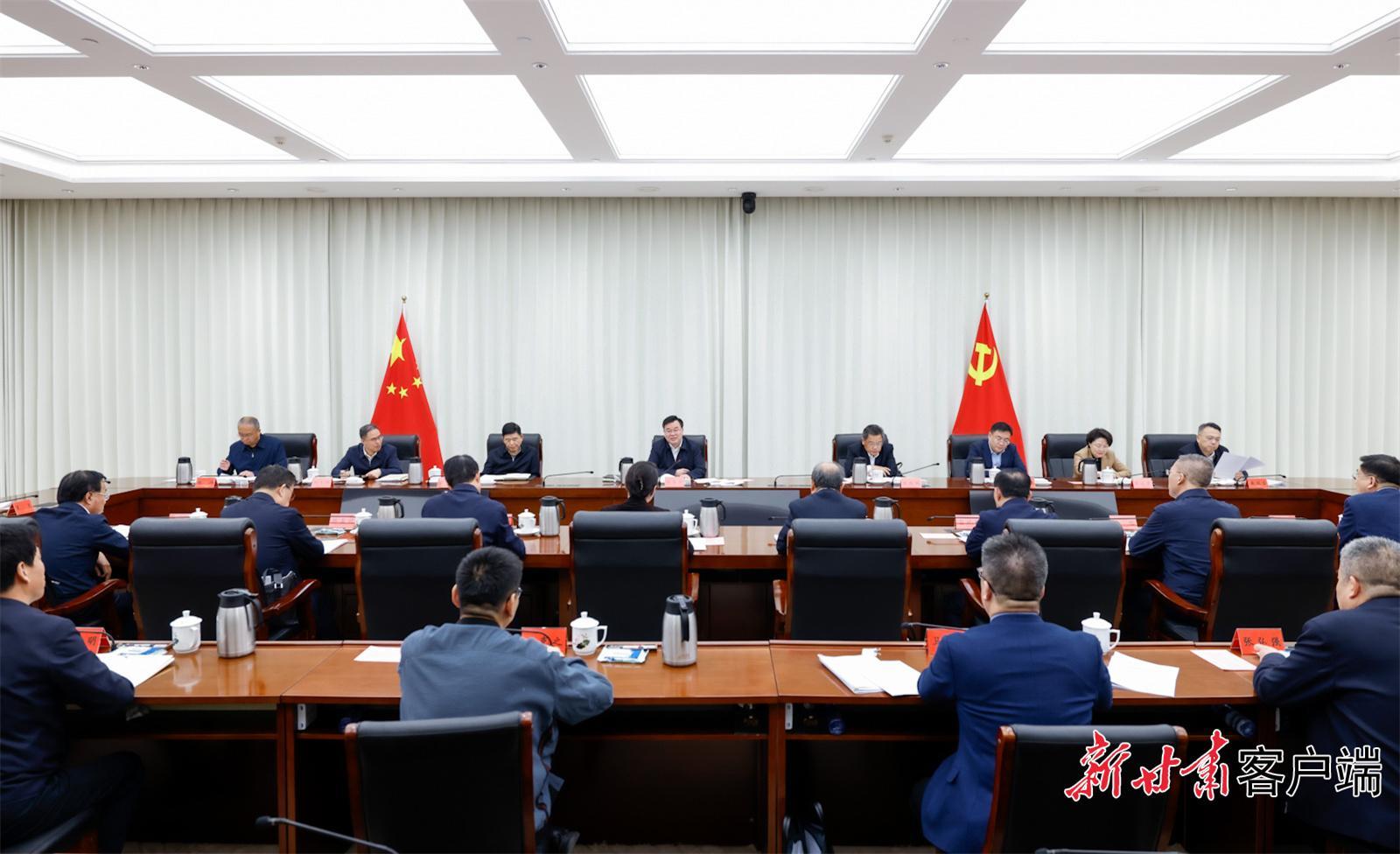 胡昌升在十四屆省委網(wǎng)信委第二次會議上強調(diào)：守正創(chuàng)新?lián)攲嵏蔂巹?chuàng)一流 推動全省網(wǎng)信事業(yè)高質(zhì)量發(fā)展 任振鶴石謀軍出席